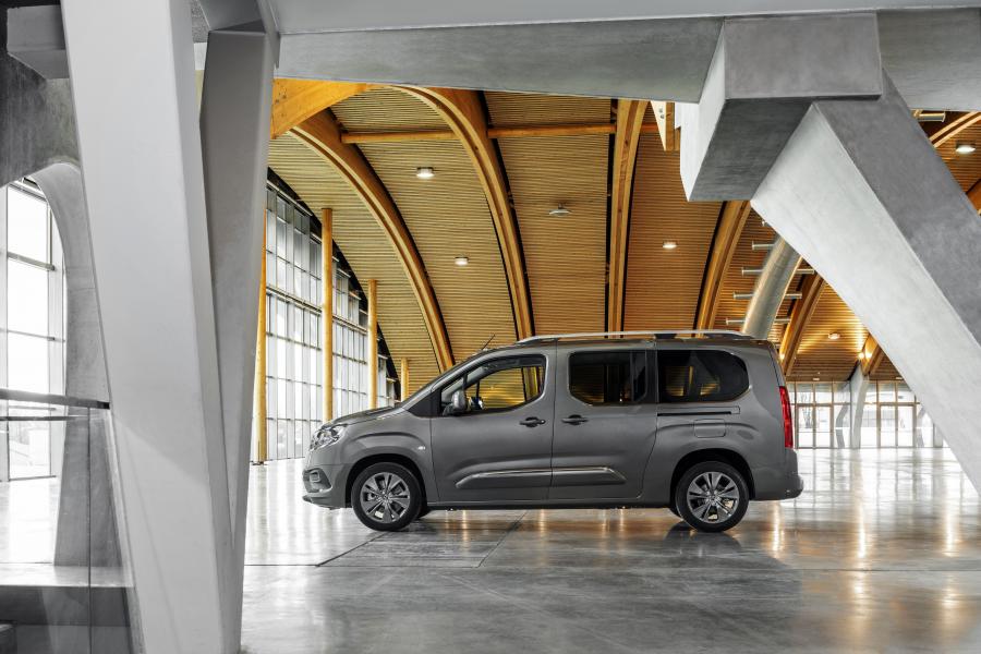  Toyota ProAce City Verso Long 2019 года  (EU) (фото 33 из 34)